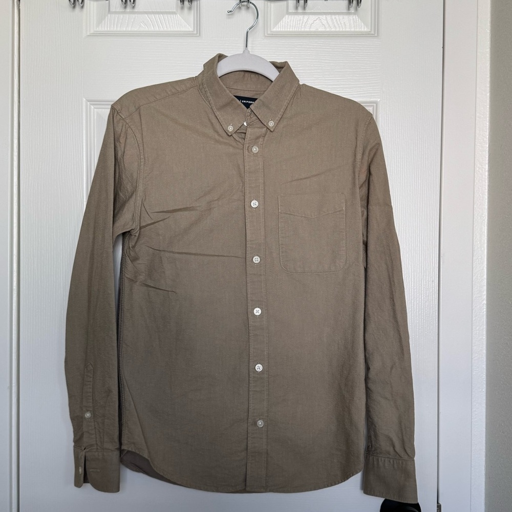 Everlane slim fit uniform oxford button down shirt in XS in tan/green